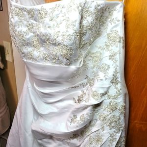 White Embroidery Wedding Dress